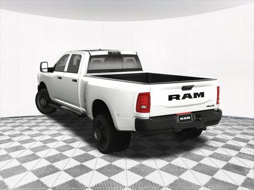 2025 RAM 3500 Tradesman Crew Cab 4x4 8' Box
