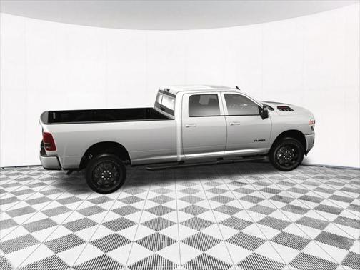 2025 RAM 3500 Laramie Crew Cab 4x4 8' Box