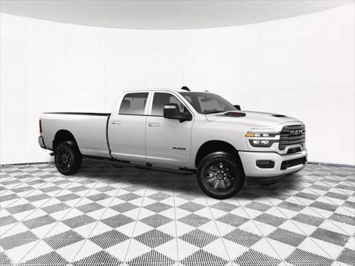 2025 RAM 3500 Laramie Crew Cab 4x4 8' Box