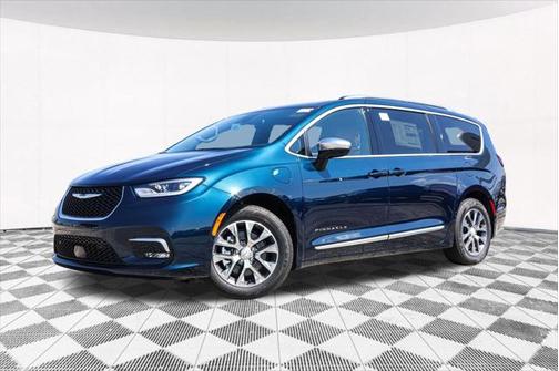 2025 Chrysler Pacifica L