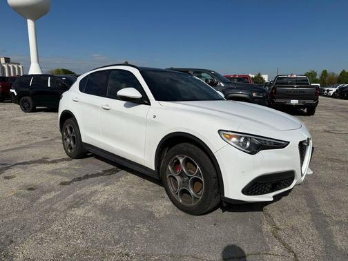 Alfa White 2022 Alfa Romeo Stelvio Ti