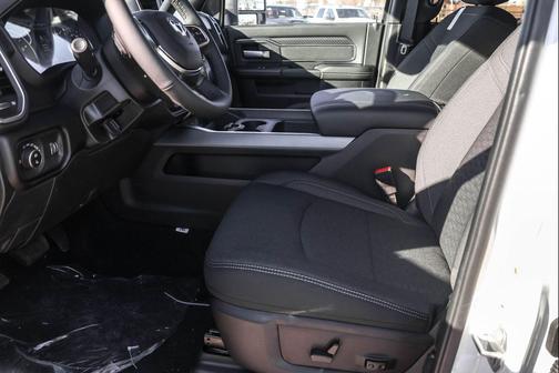 2025 RAM 2500 Big Horn Crew Cab 4x4 6'4' Box