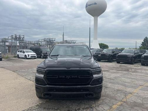 Diamond Black Crystal Pearlcoat 2020 RAM 1500 Laramie