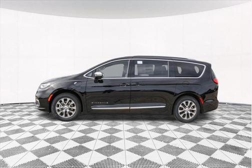 2025 Chrysler Pacifica L