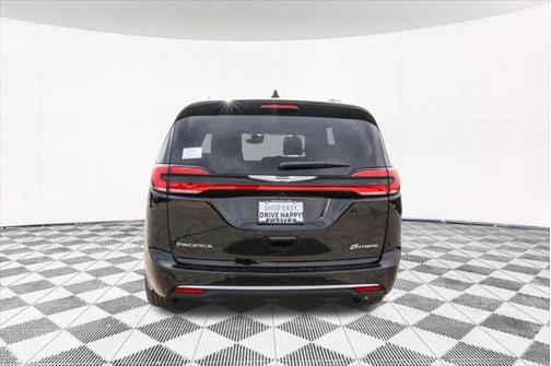 2025 Chrysler Pacifica L