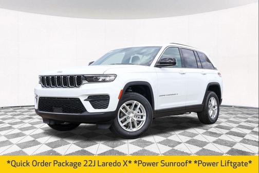 Bright White Clearcoat 2026 Jeep Grand Cherokee Laredo