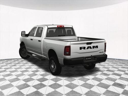 2025 RAM 2500 Tradesman Crew Cab 4x4 6'4' Box