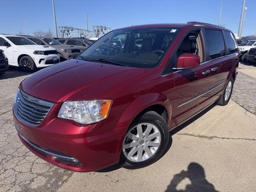 2016 Chrysler Town & Country Touring