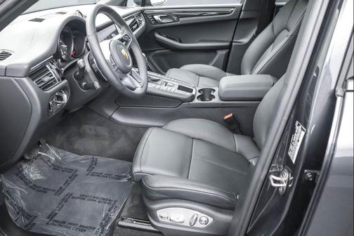2021 Porsche Macan Base