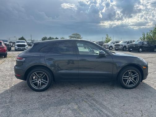 2021 Porsche Macan Base