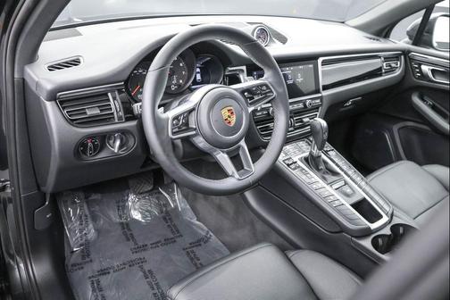 2021 Porsche Macan Base