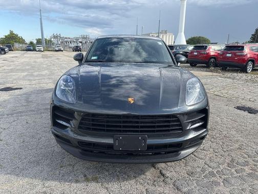 2021 Porsche Macan Base