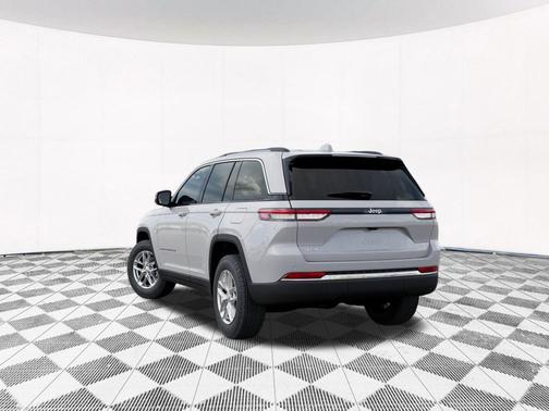 2026 Jeep Grand Cherokee Laredo