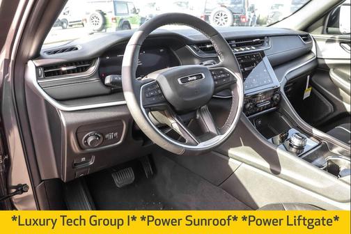 2025 Jeep Grand Cherokee L Laredo