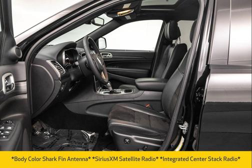 Diamond Black Crystal Pearlcoat 2019 Jeep Grand Cherokee Altitude