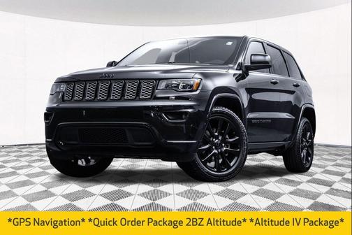 Diamond Black Crystal Pearlcoat 2019 Jeep Grand Cherokee Altitude