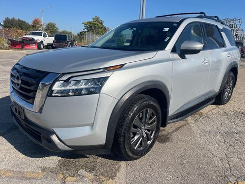 2022 Nissan Pathfinder SV 4WD