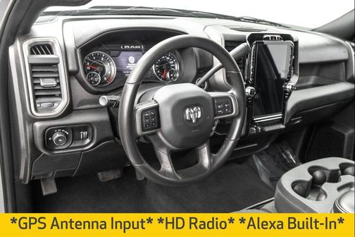 2022 RAM 2500 Tradesman Crew Cab 4x4 6'4' Box