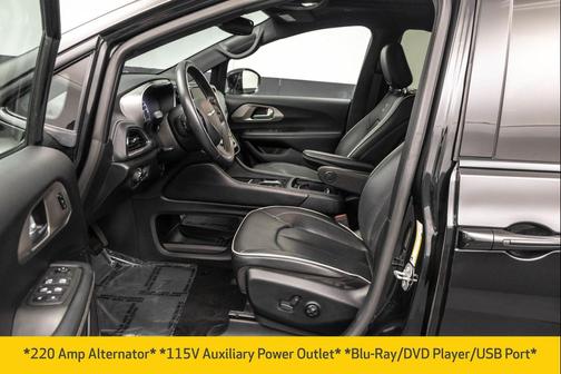 Brilliant Black Crystal Pearlcoat 2021 Chrysler Pacifica Limited