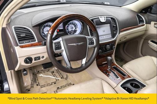 2011 Chrysler 300C Base