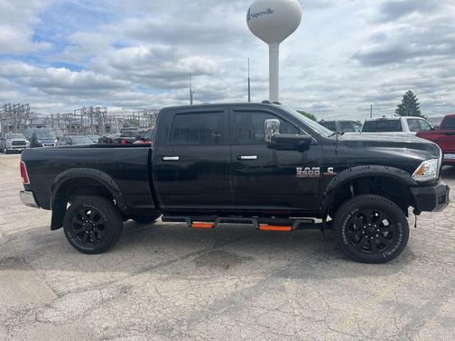 Brilliant Black Crystal Pearlcoat 2018 RAM 3500 Laramie Crew Cab 4x4 6'4' Box