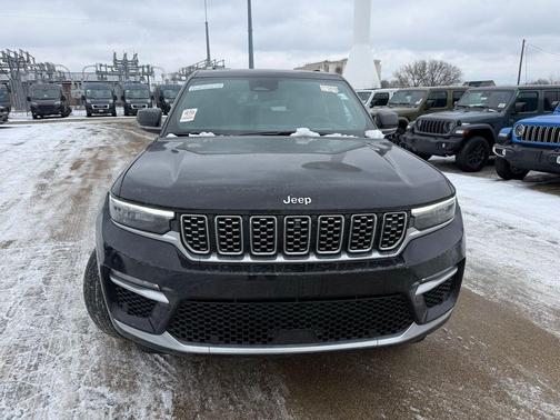 2022 Jeep Grand Cherokee Summit