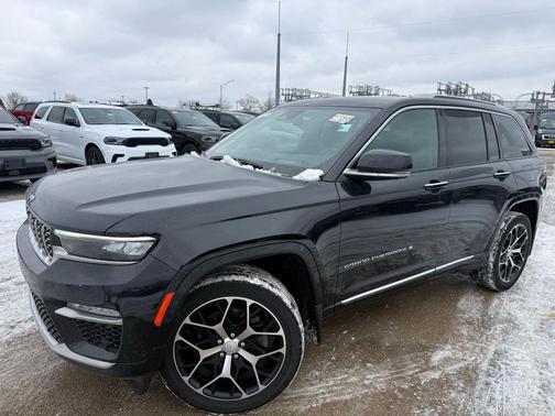 2022 Jeep Grand Cherokee Summit