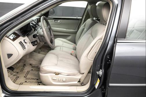 2011 Cadillac DTS Luxury Collection