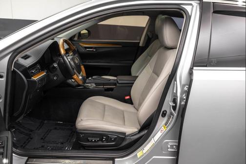 2014 Lexus ES 300h Base