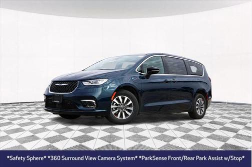 2025 Chrysler Pacifica Hybrid Select