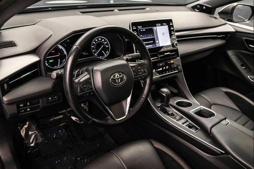 2020 Toyota Avalon Hybrid XSE