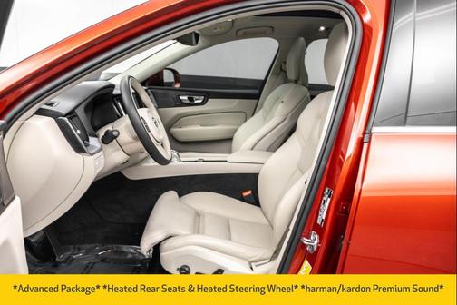 2019 Volvo XC60 Recharge Plug-In Hybrid T8 Momentum