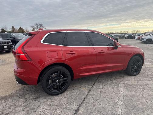 2019 Volvo XC60 Recharge Plug-In Hybrid T8 Momentum