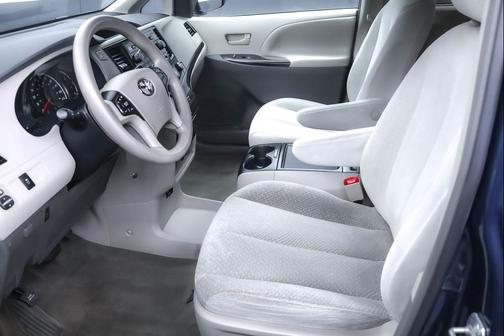 2012 Toyota Sienna LE