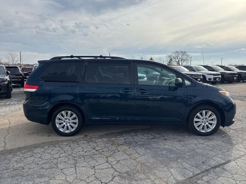 2012 Toyota Sienna LE