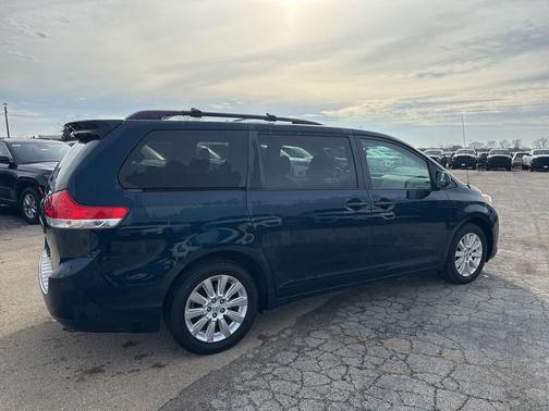 2012 Toyota Sienna LE