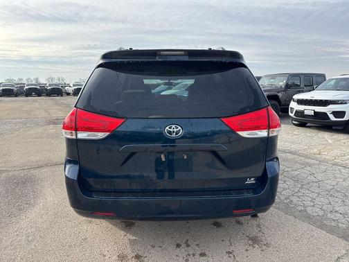 2012 Toyota Sienna LE