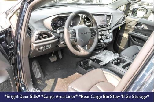 2025 Chrysler Pacifica Hybrid Select