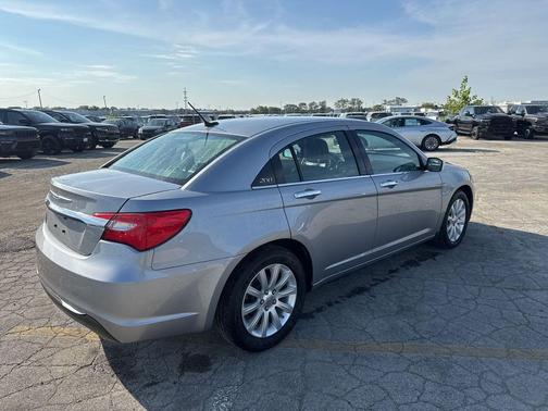 2013 Chrysler 200 Limited