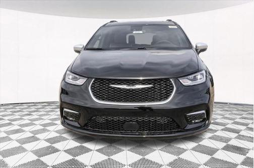 2025 Chrysler Pacifica L