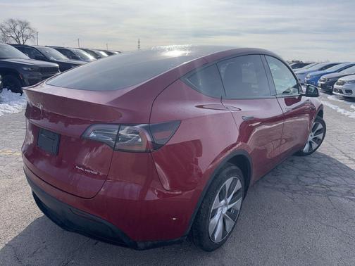 2022 Tesla Model Y Long Range Dual Motor All-Wheel Drive