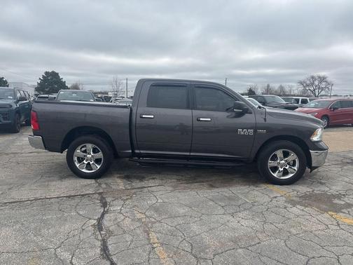 Granite Crystal Metallic Clearcoat 2018 RAM 1500 Big Horn