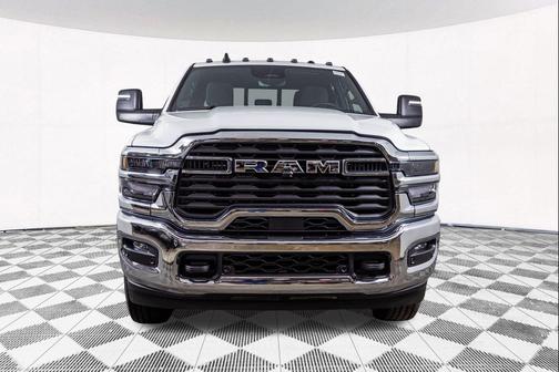 2026 RAM 2500 Tradesman Crew Cab 4x4 6'4' Box