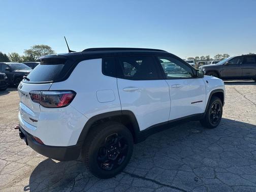 2023 Jeep Compass Trailhawk