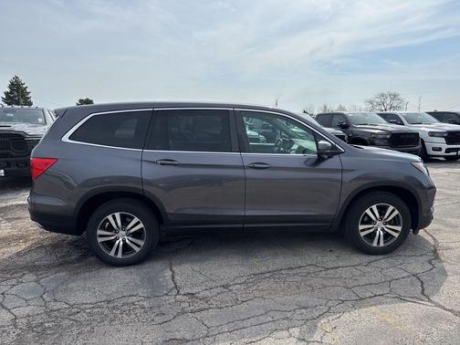Modern Steel Metallic 2018 Honda Pilot EX-L