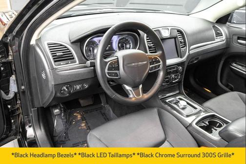 2022 Chrysler 300 Touring
