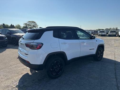 2023 Jeep Compass Trailhawk