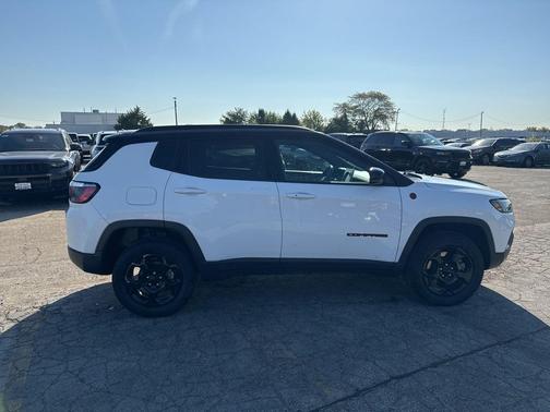 2023 Jeep Compass Trailhawk