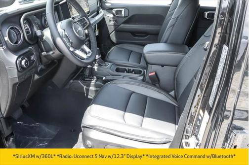 2025 Jeep Wrangler 4-Door Sahara 4x4