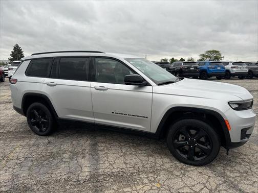 2022 Jeep Grand Cherokee L Altitude